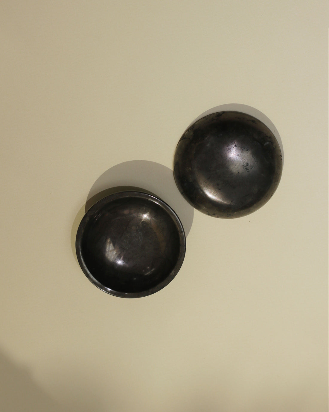 New: Luna Dish in Black Marble