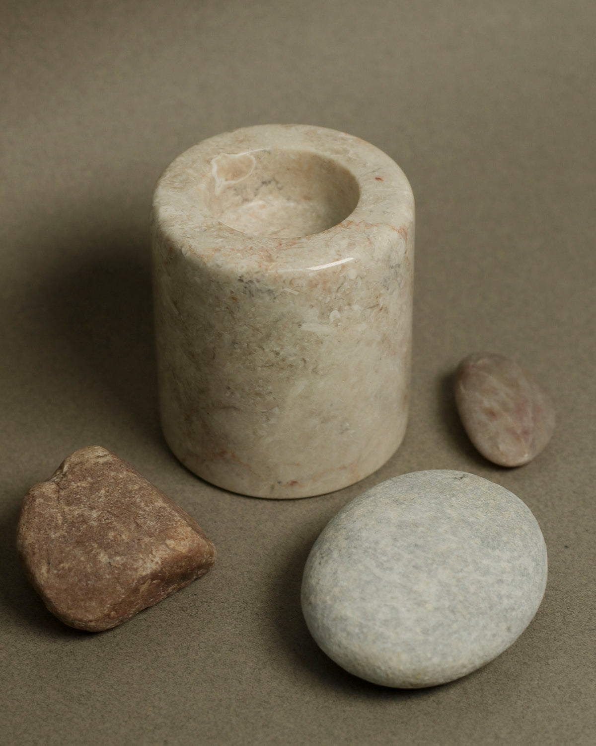 Hikari Holder